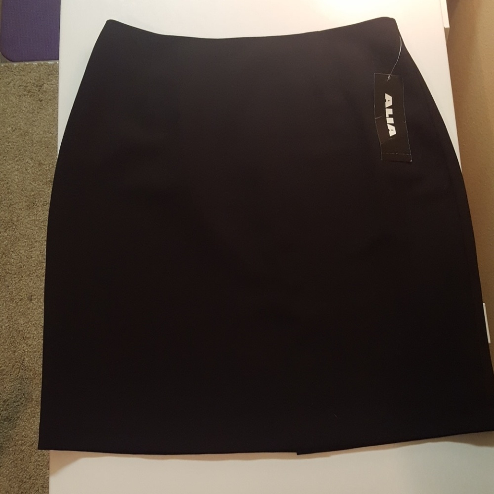 Alia pencil skirt